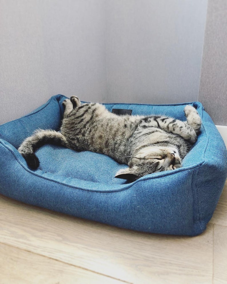 Washable pet bed for modern appartment / Small size bed with raised walls for cat / Gift for cat lovers image 1