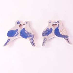 Ceramic pigeons, pigeon magnet, handmade ceramic, handmade pigeon, bird magnet, bird decor, handmade decor, ceramic bird, ceramic magnet