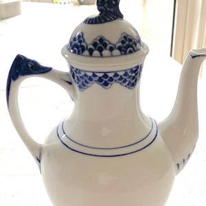 Very Rare Vintage Kronberg Blue Flute  Bing & Grøndahl Elegant Lidded Coffee/Tea Pot. Danish Heirloom Quality.