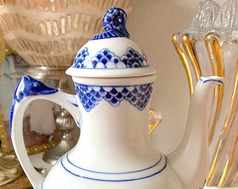 Very Rare Vintage Kronberg Blue Flute  Bing & Grøndahl Elegant Lidded Coffee/Tea Pot. Danish Heirloom Quality.