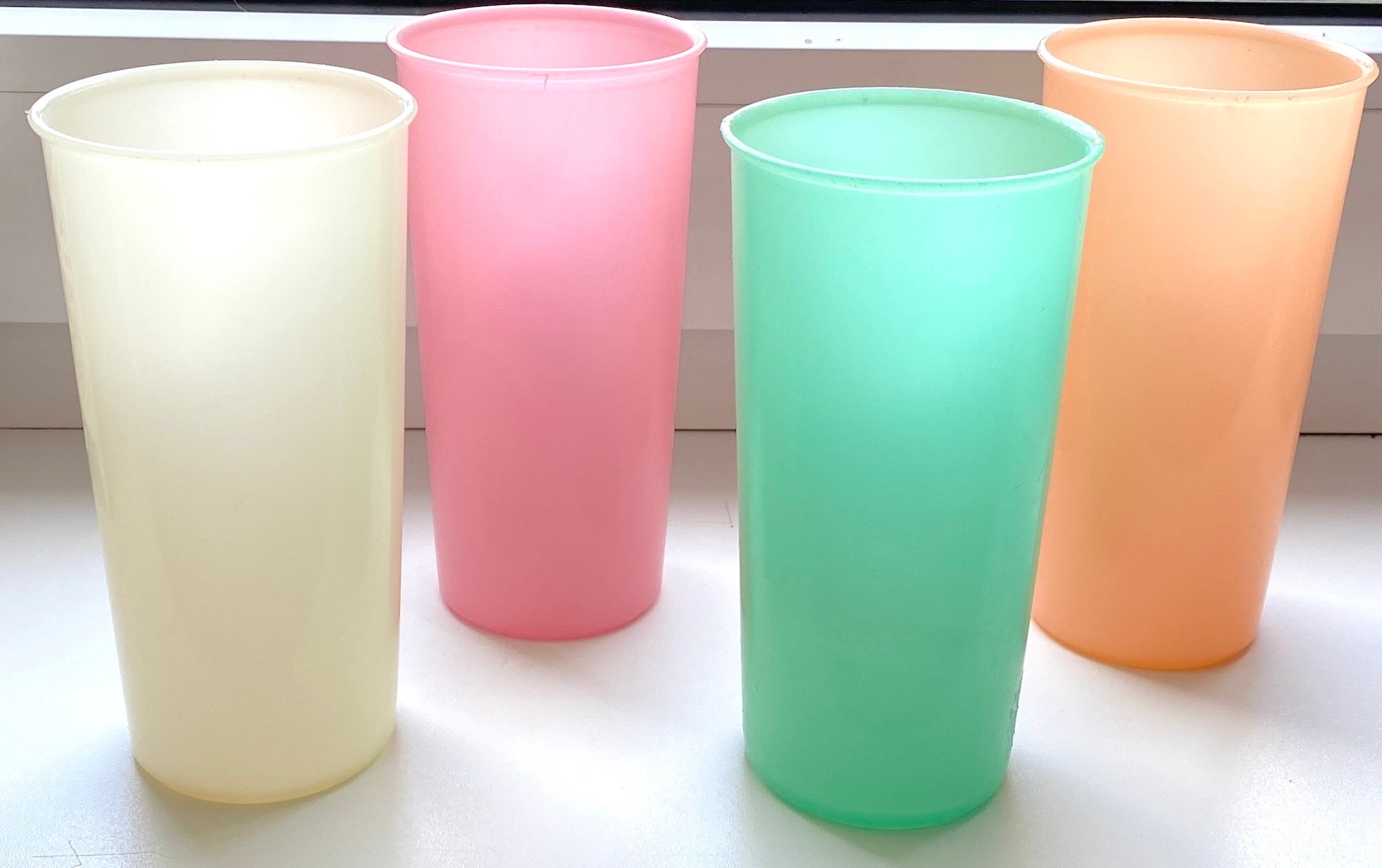 6 Vintage Pastel Colored Tupperware Small Beakers with Lids from the  Millionaire Line, Six Retro Colorful Drinks Tumblers made in France