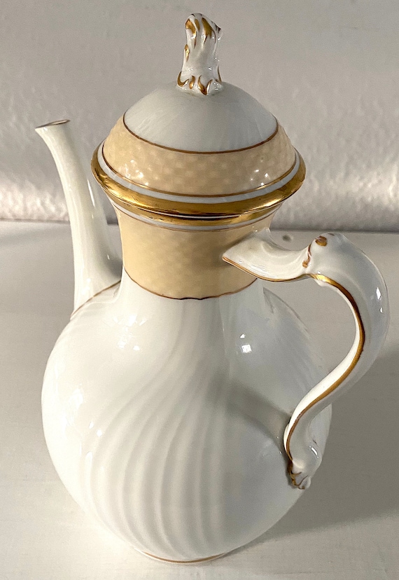 Royal Copenhagen Large Coffee Pot. Rare Antique White Beige Curved With  Gold Trim. Denmark 1940s. 1. Premium Class Heirloom Collectible. 