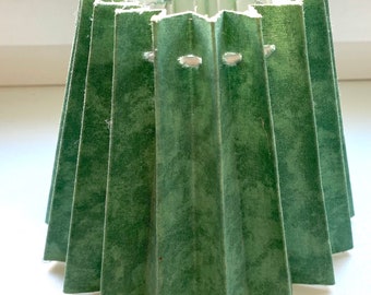 Petit abat-jour nordique texturé « marbré » plissé « plissé » vert Vintage de qualité. Clip-on. Style scandinave.