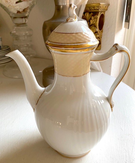 Royal Copenhagen Large Coffee Pot. Rare Antique White Beige Curved With  Gold Trim. Denmark 1940s. 1. Premium Class Heirloom Collectible. 