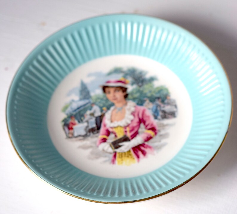 Vintage Egersund 1950s Decorative Candy Plates. Elegant Romantic Era Ladies Motive. Made in Norway. Fine Heirloom Quality. Collectors Item image 3