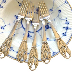 SET MED 6 Liljekonvalj-bordsgafflar i försilvrat glas 19,5 cm. Danmark, antik, 1900-tal.