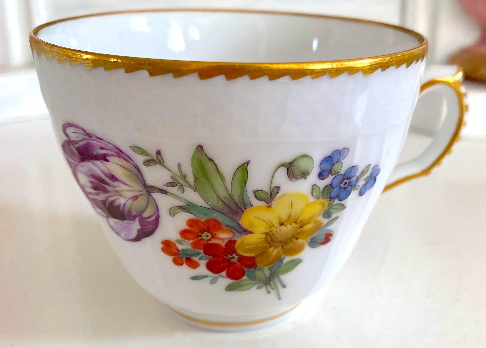 ロイヤルコペンハーゲン　チューリップと女の子　フィギュリン ロイヤルコペンハーゲン チューリップと女の子 フィギュリン - メルカリ