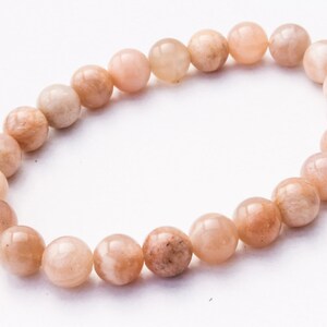 Bracciale in pietra di luna color pesca 8 mm Gioielli in pietra di luna Bracciale in pietra di luna Bracciale elastico Regalo per donne, fertilità, gravidanza