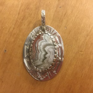 Sterling Silber Anhänger mit einem Crazy Lace Achat Stein