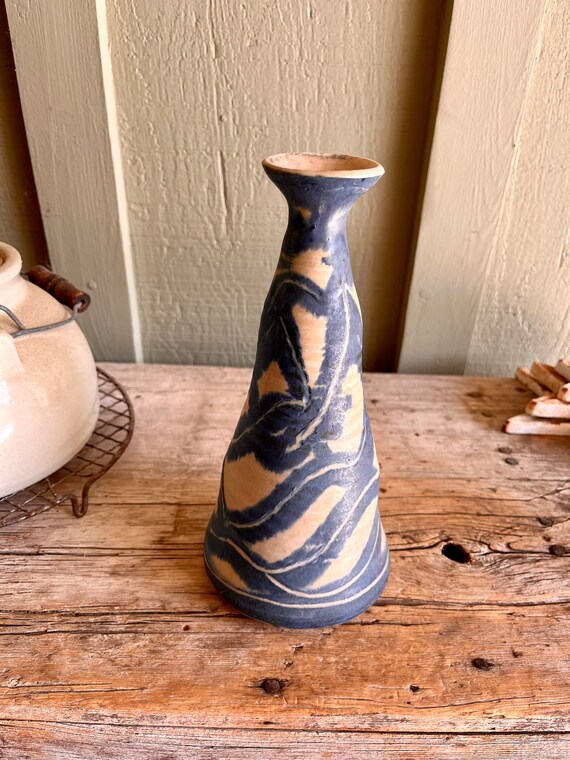 Susan Hanly Peterson / Studio Pottery Vase / Art Ceramic Vase