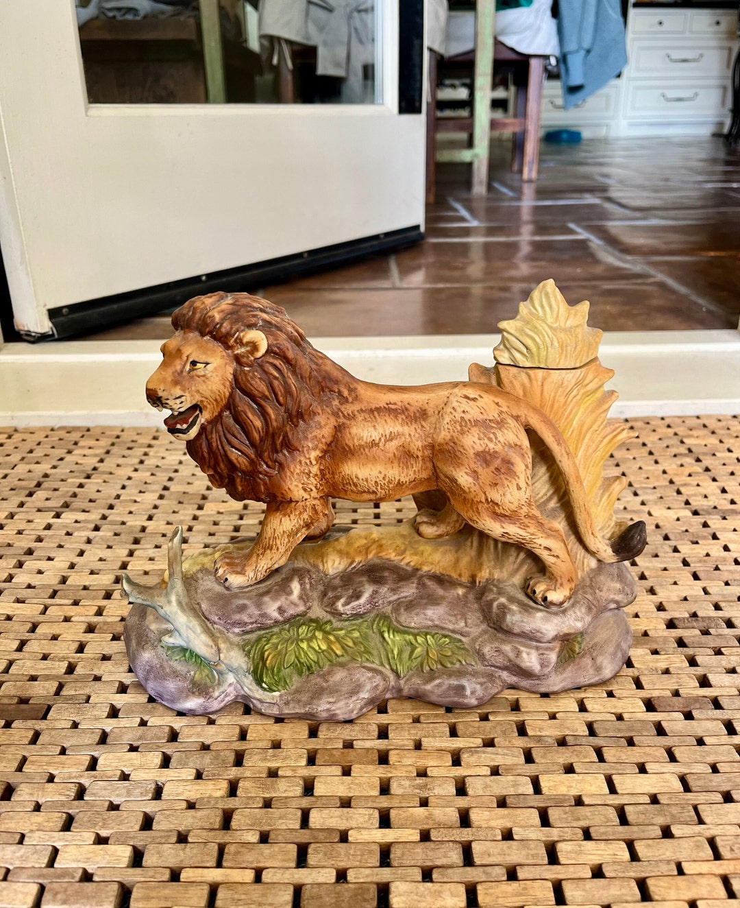 Ezra Brooks / Lion Decanter / Genuine Heritage China / Porcelain