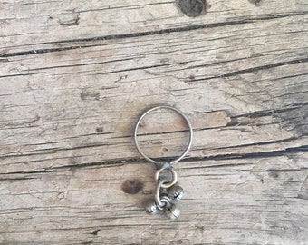 Silver Tone Ring / Dangling Balls / Orbs / Dangle Charms / Ribbed Band / Cha Cha Ring / Bobble Ring / Ball Beads / Vintage