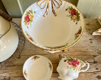 Royal Albert / Old Country Roses / Pedestal Bowl / Compote  / Pink Rose / Burgundy Rose / Peach Rose / Gold Gilt / Teacup and Small Bowl