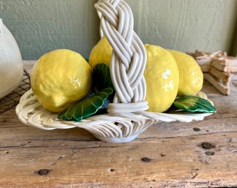 Cesta de cerámica para limones / Cesta blanca / 4 limones / Hojas verdes / Cesta tejida / Asa trenzada / Fabricada en Italia