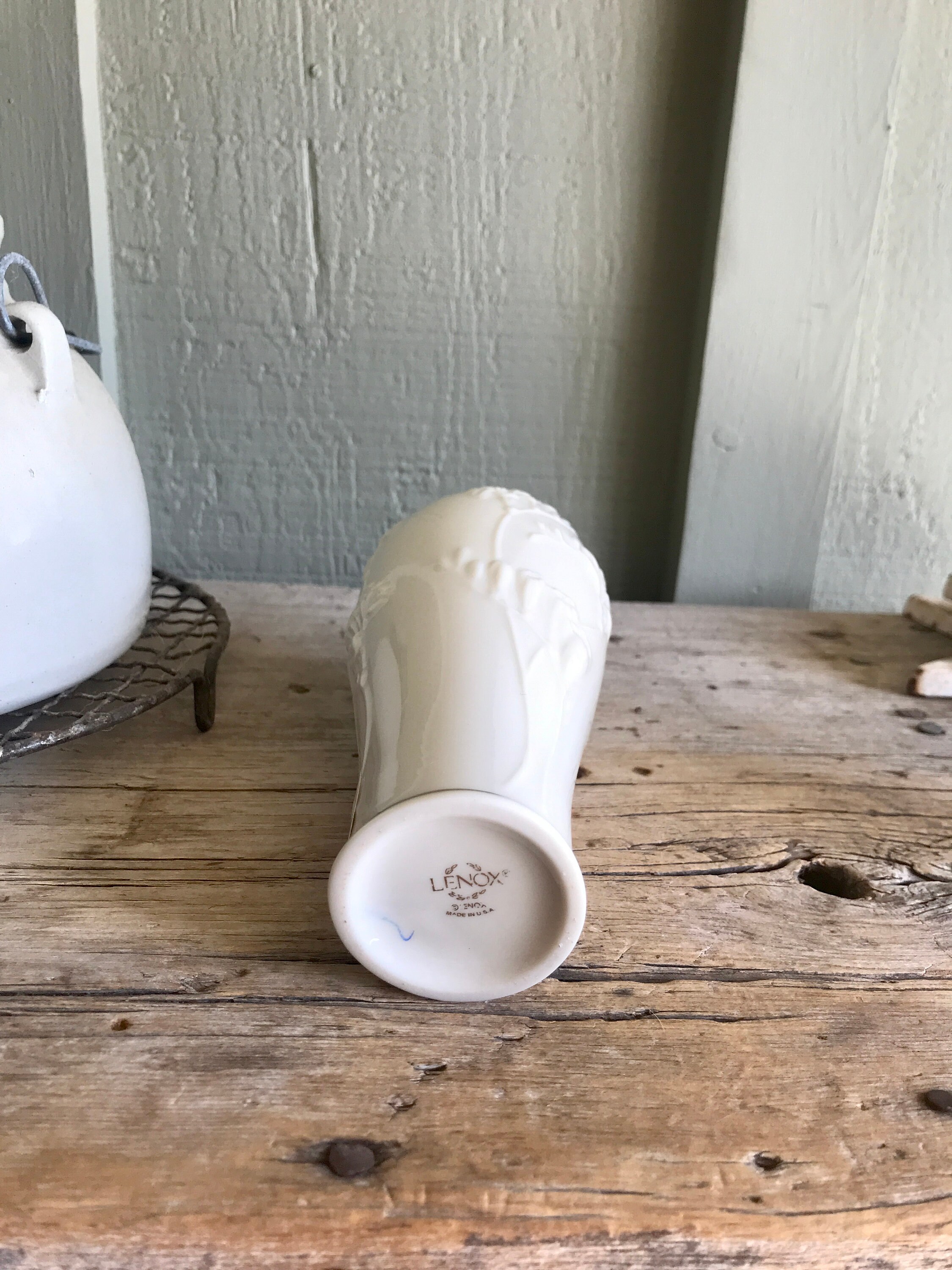 Lenox Vase / Masterpiece Collection / Bud Vase / Cream Lenox Vase / Masterpiece Collection / Bud Vase / Cream