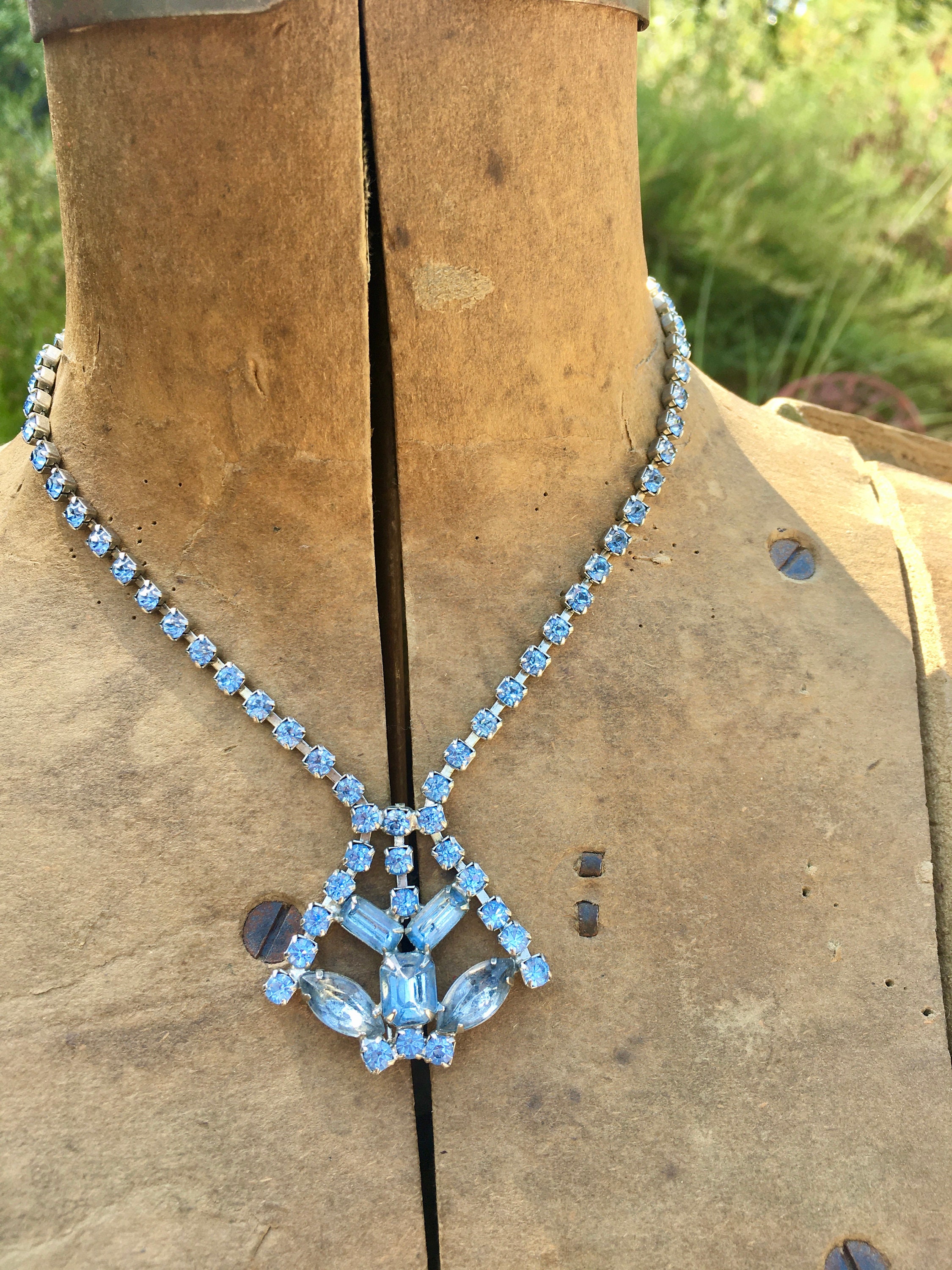 Vintage 1960s Blue Rhinestone Debutant Necklace – ALEXANDRAKING