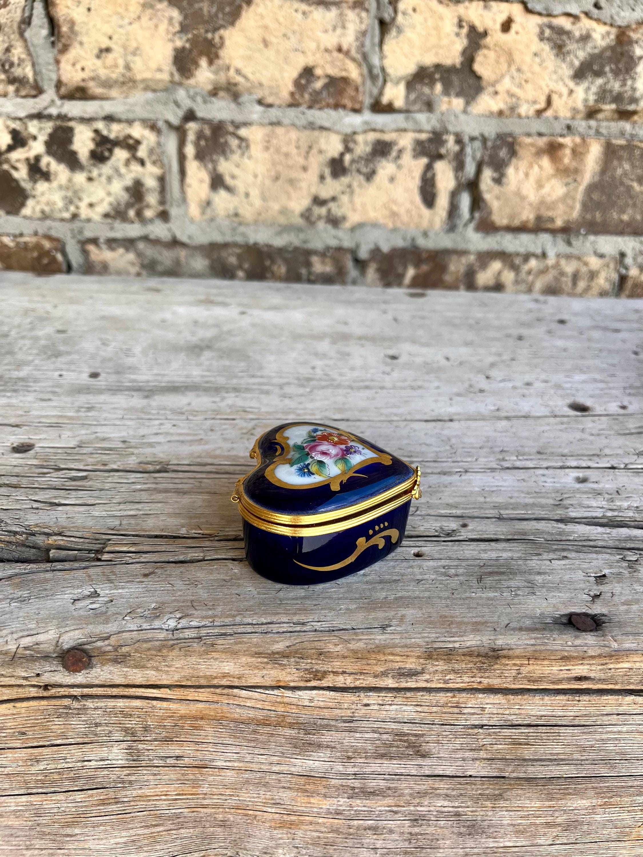 Chamart France / Limoges Porcelain / Heart Trinket Box / Royal