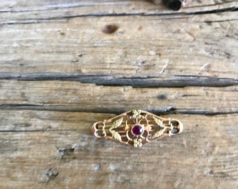 10K Gold / Ostby Barton / Pink Garnet / Circular Gemstone / Bezel Set / Floral / Green Leaves / Open Work /