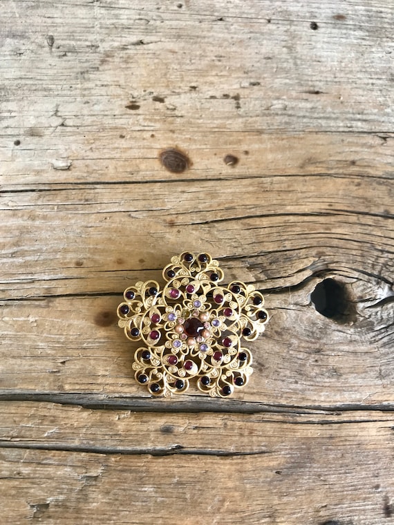 Gold Tone / Floral Brooch / Faux Seed Pearls / Pin