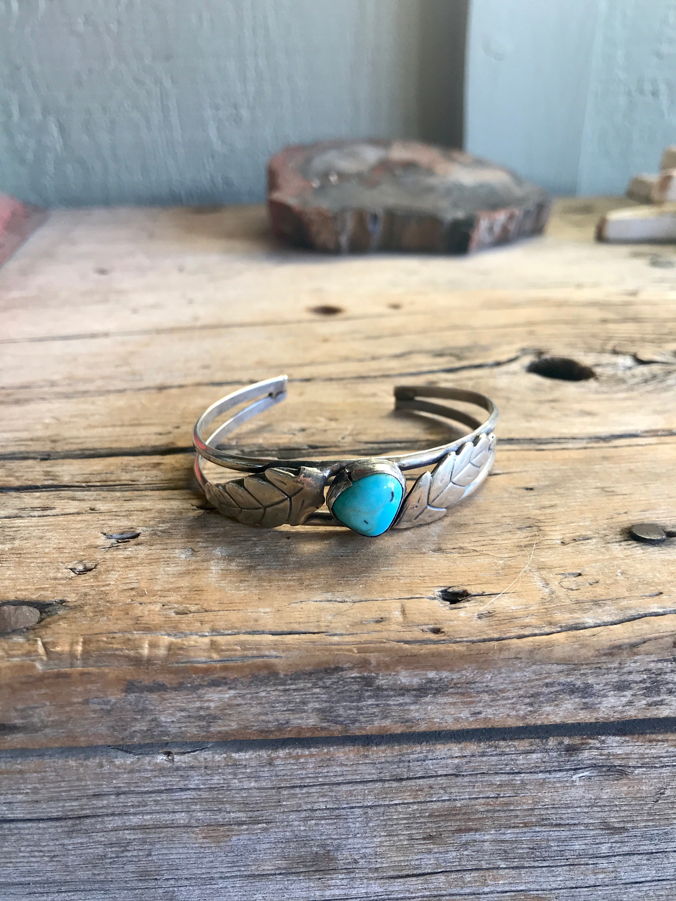 新宿 925 Silver & Turquoise Two Stone Open Cuff Bracelet - Medium