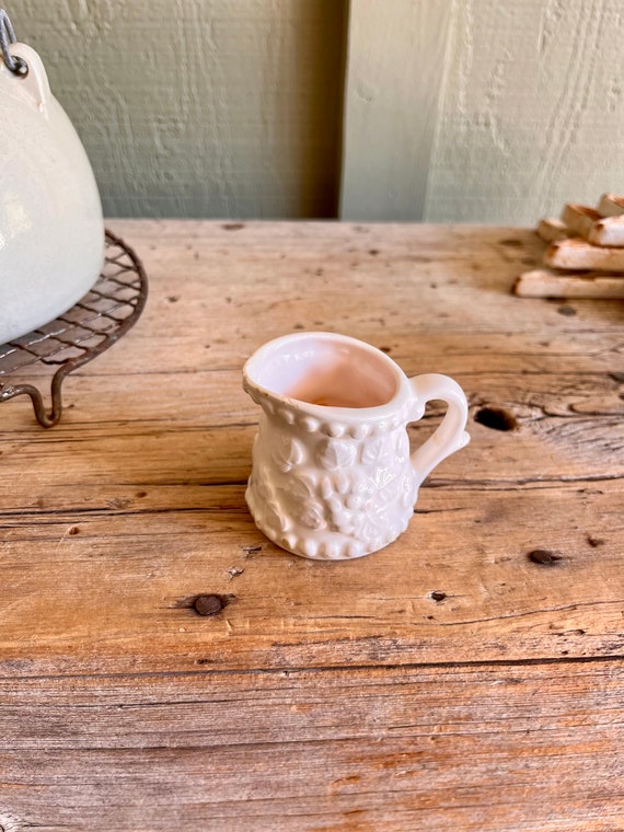 Ceramic Measuring Cup / Grapes and Leaves / One Handle / 1/8 Cup / 0.25 Cups  / Spout / Chippy / as Is - Etsy Australia
