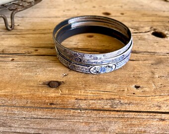 Michaela Frey / Enamel Bangles / Blue and White / Floral / 3