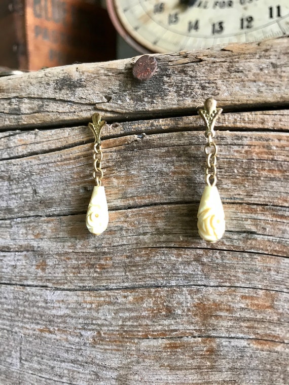 Gold Tone / Dangle Earrings / Cream Color / Carve… - image 3