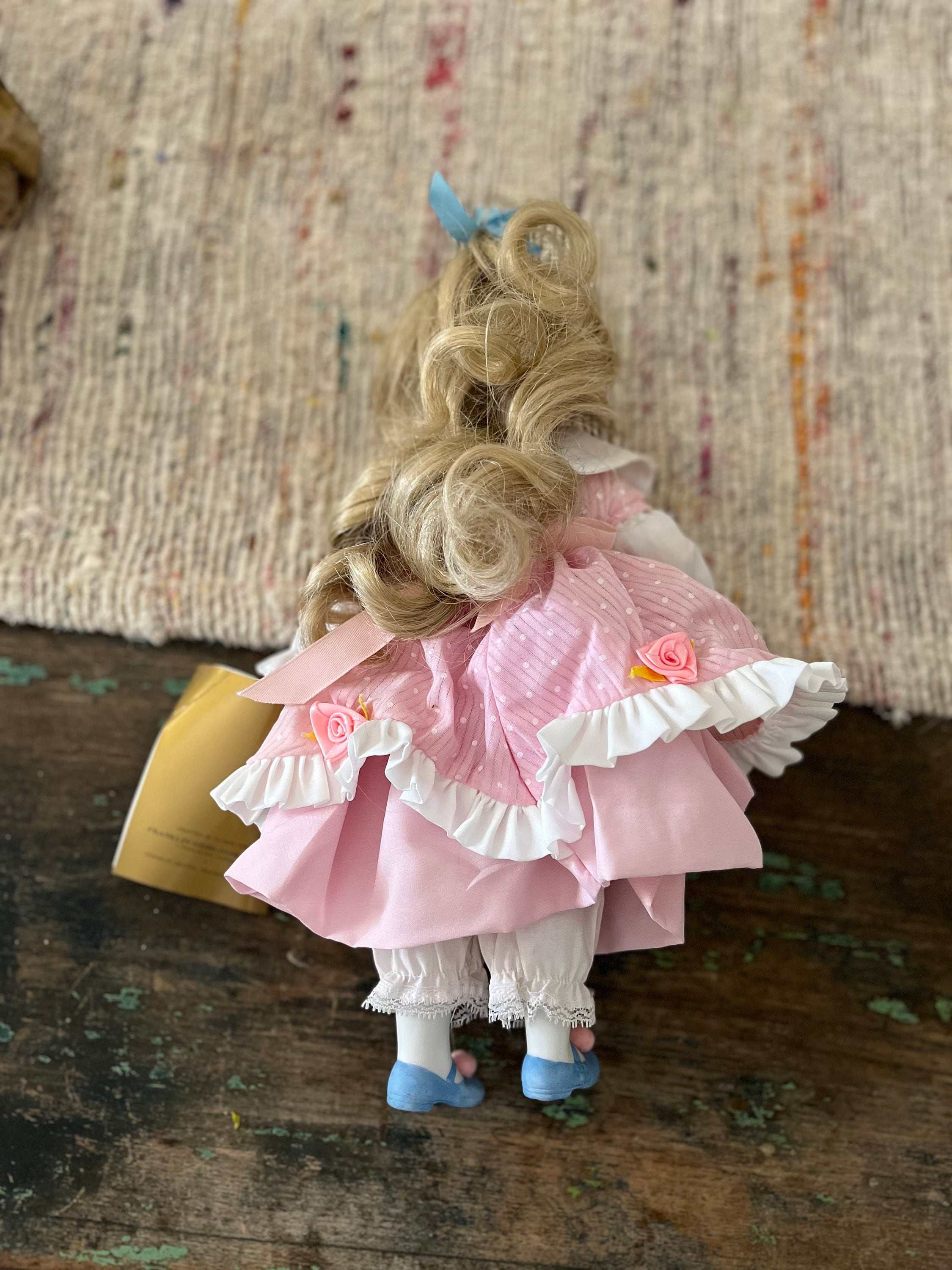 Franklin Heirloom Dolls / Goldilocks / Blond Hair / Pink and