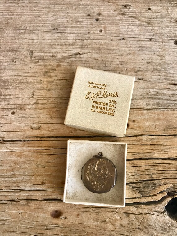 Silver Locket / Etched Locket / Double Photo Locket /… Gem