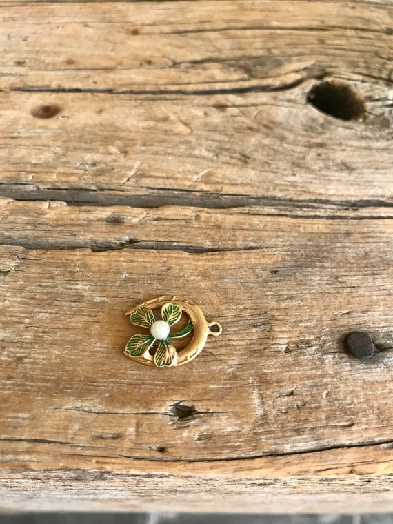 14K Gold / Horseshoe Pendant / Shamrock / Green E… - image 3