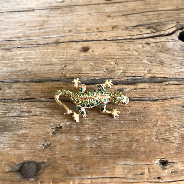 Gold Tone / Lizard Brooch / Gecko Brooch / Rhinestone Brooch / Light Green Rhinestones / Green Rhinestones / Amber Rhinestone Eyes / 3D