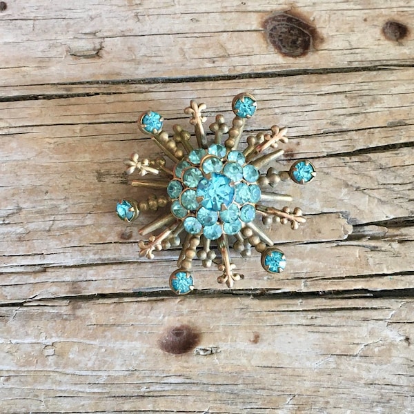 Rhinestone Brooch / Blue Rhinestones / Gold Tone / Prong Set / Starburst / Snowflake / Raised Setting / Atomic / Sky Blue / Domed