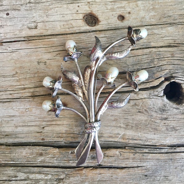 Sterling Silver Brooch / White Pearl / Floral / Flowers / Extra Large / Long Stem / Leaves / Bouquet / Ribbon / Patina / 3D /