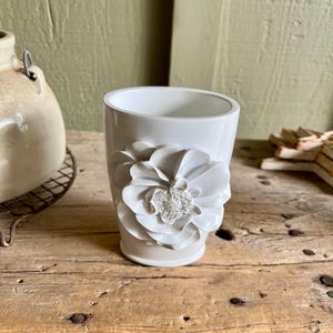 Saturday Knight Ltd. / White Tumbler / Toothbrush Holder / Keila