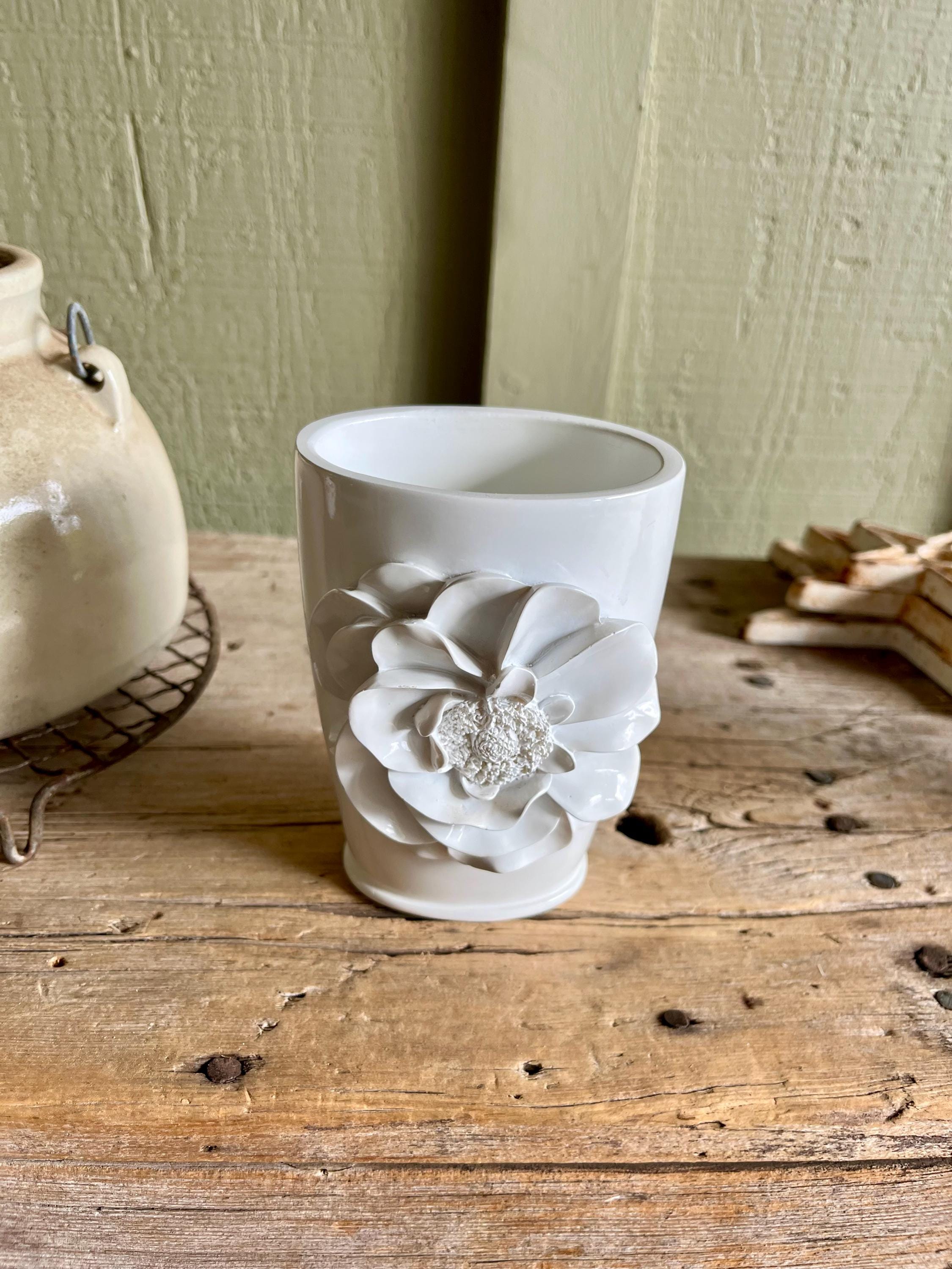 Saturday Knight Ltd. / White Tumbler / Toothbrush Holder / Keila
