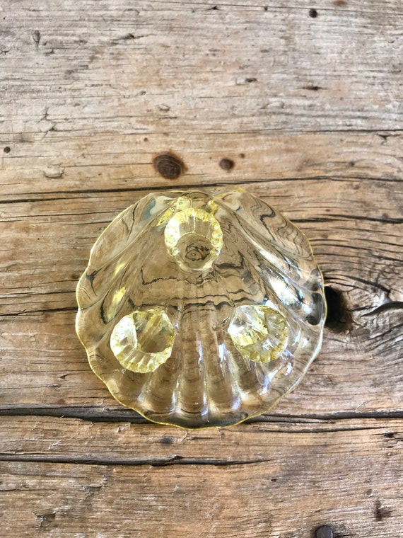 Glass Shell / Light Yellow / Footed / Tri Footed / Transparent 