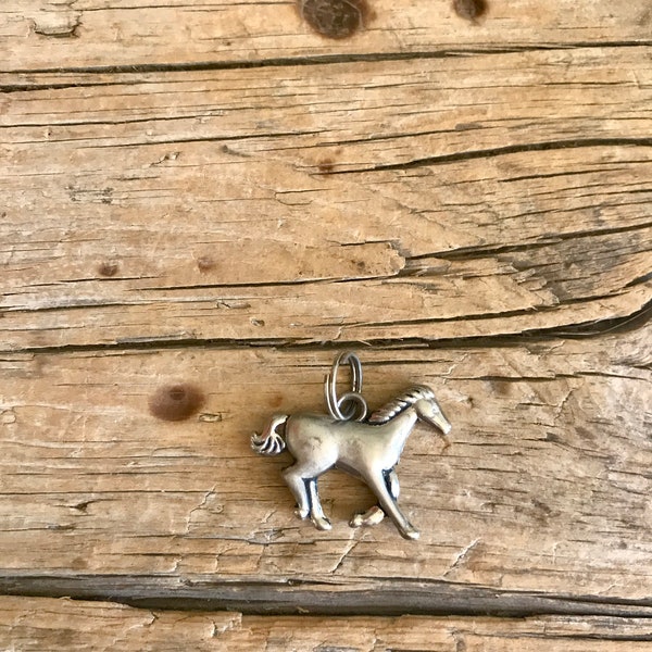 Silver Tone / Horse Pendant / Horse Charm / Galloping / Full Body / 3D