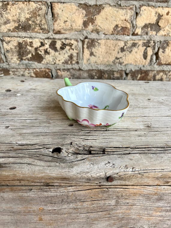Herend Porcelain / Thousand Flowers / Green Handle / Hand Painted