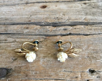 Tru Kay / 12K Gold Filled / White Rose / Screw Back Earrings / Gold Leaves / Cream Rose / Carved / Celluloid / Plastic / Floral