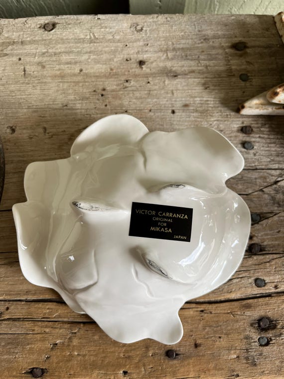 Victor Carranza / Original Mikasa / Floral Bowl / White Flower