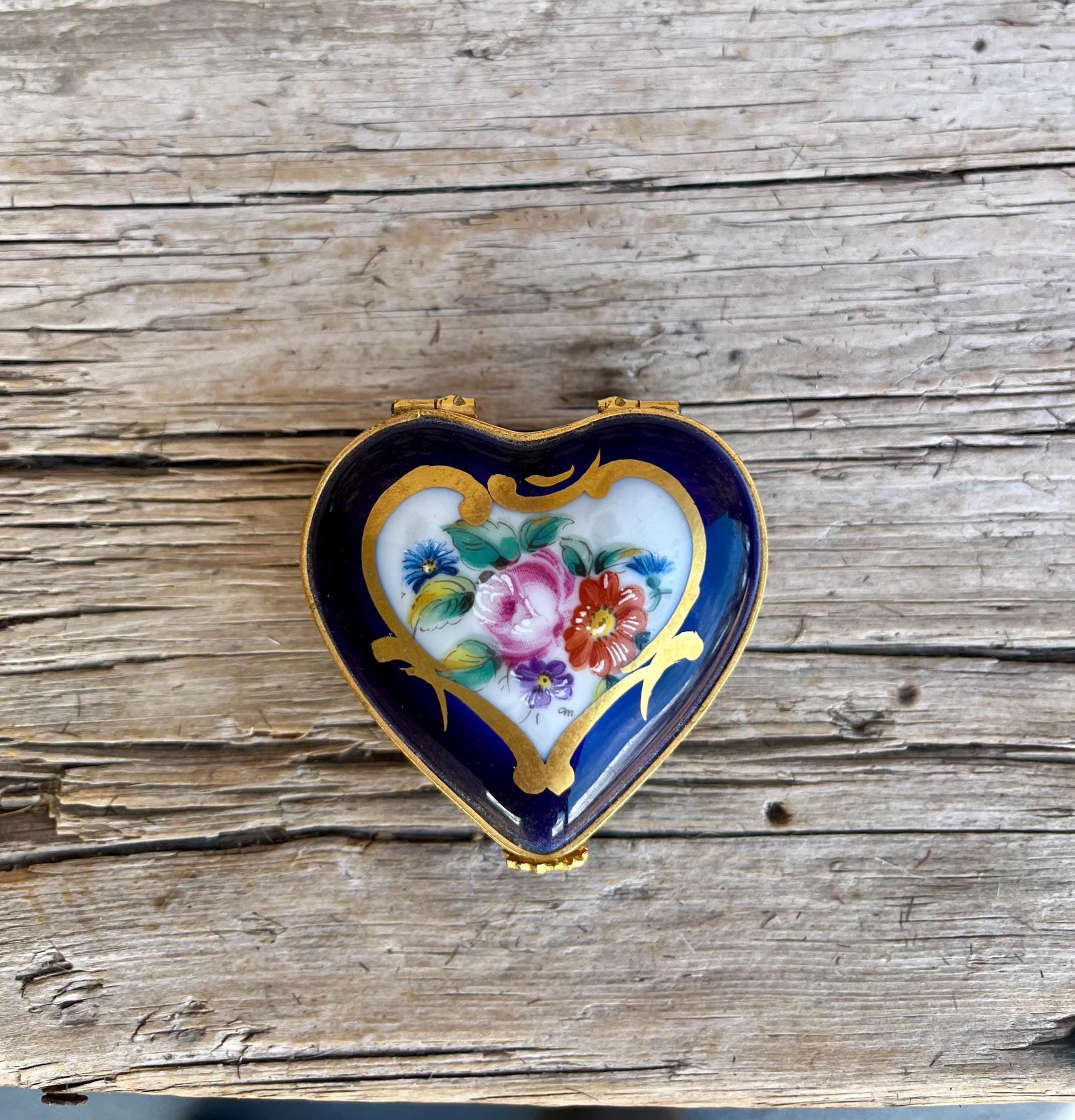Chamart France / Limoges Porcelain / Heart Trinket Box / Royal