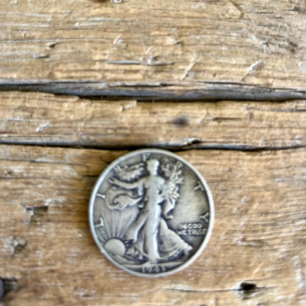 1943 Half Dollar / Walking Liberty / 900 Silver / 100 Copper / E Pluribus Unum /