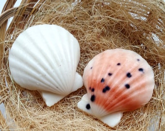 Mini clam sea shell soaps, realistic color shell soaps, airbrushed nautical wedding favors, soap guest gifts in bulk, bath decor shell soaps