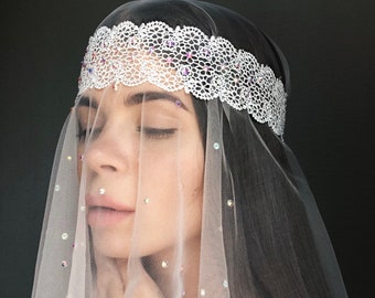 short bridal veil, ivory veil, veil with rhinestones, lace veil, lace bridal headpiece, ivory lace, milky bridal veil, short ivory veil