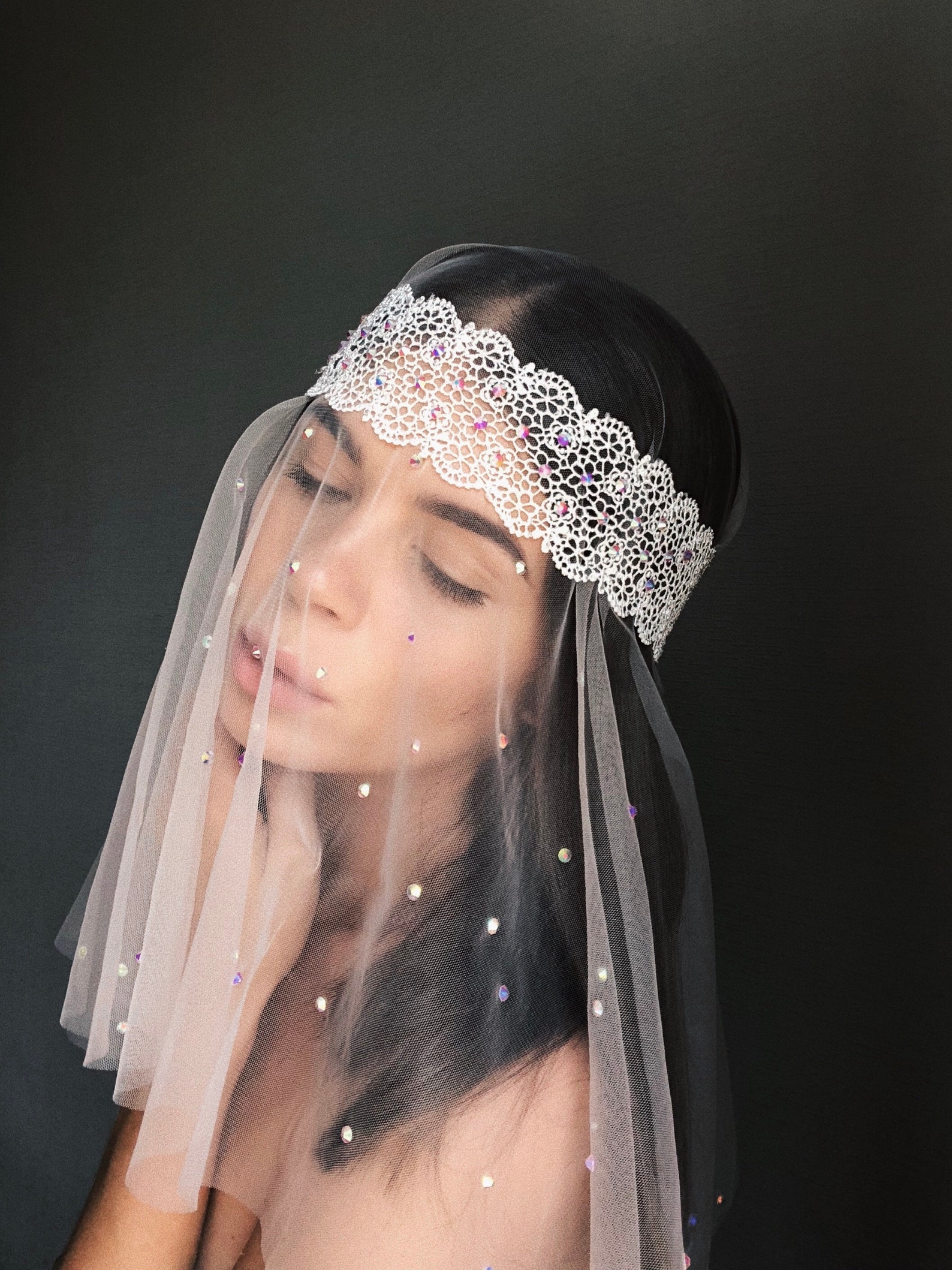Short Bridal Veil Ivory Veil Veil With Rhinestones Lace Etsy