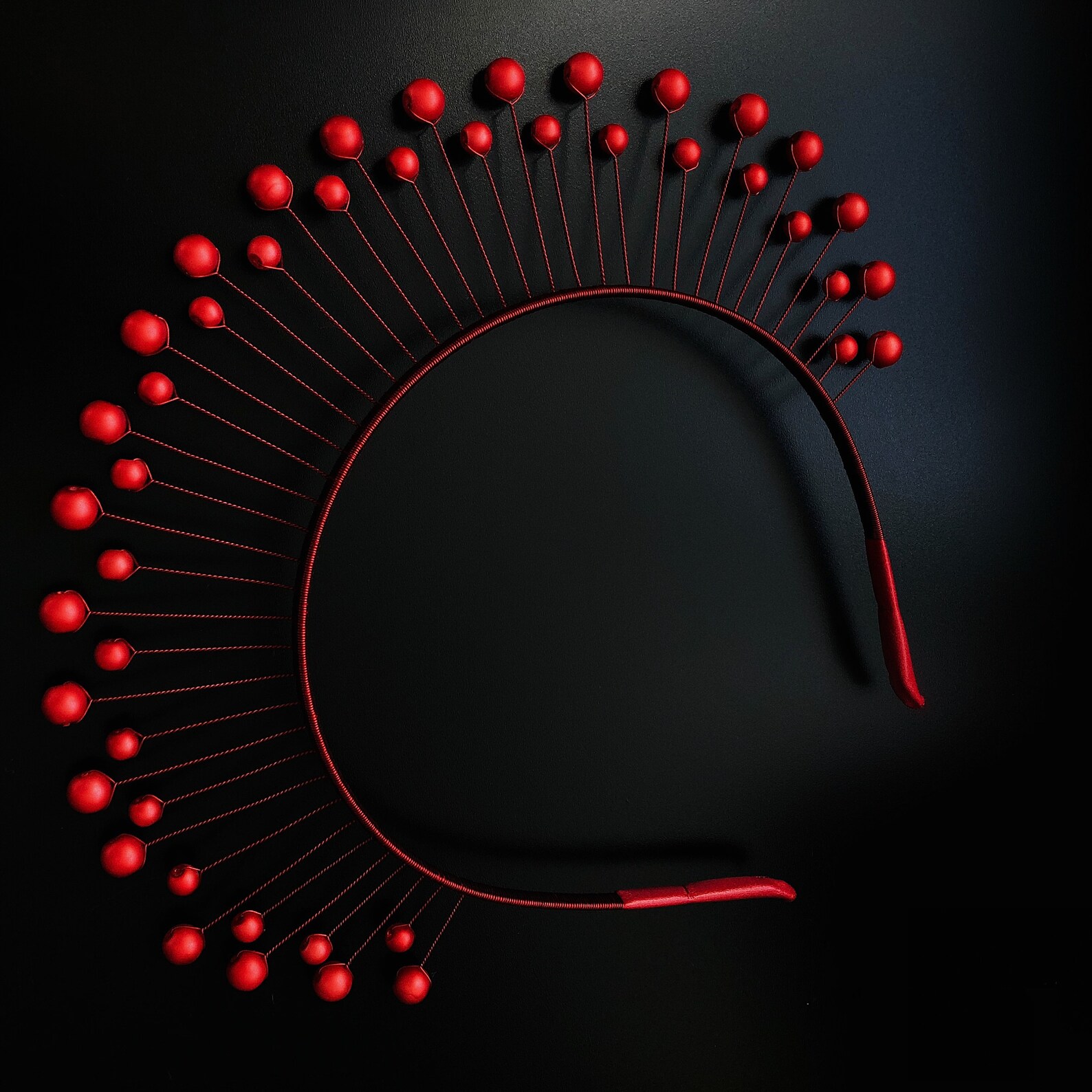headpiece red