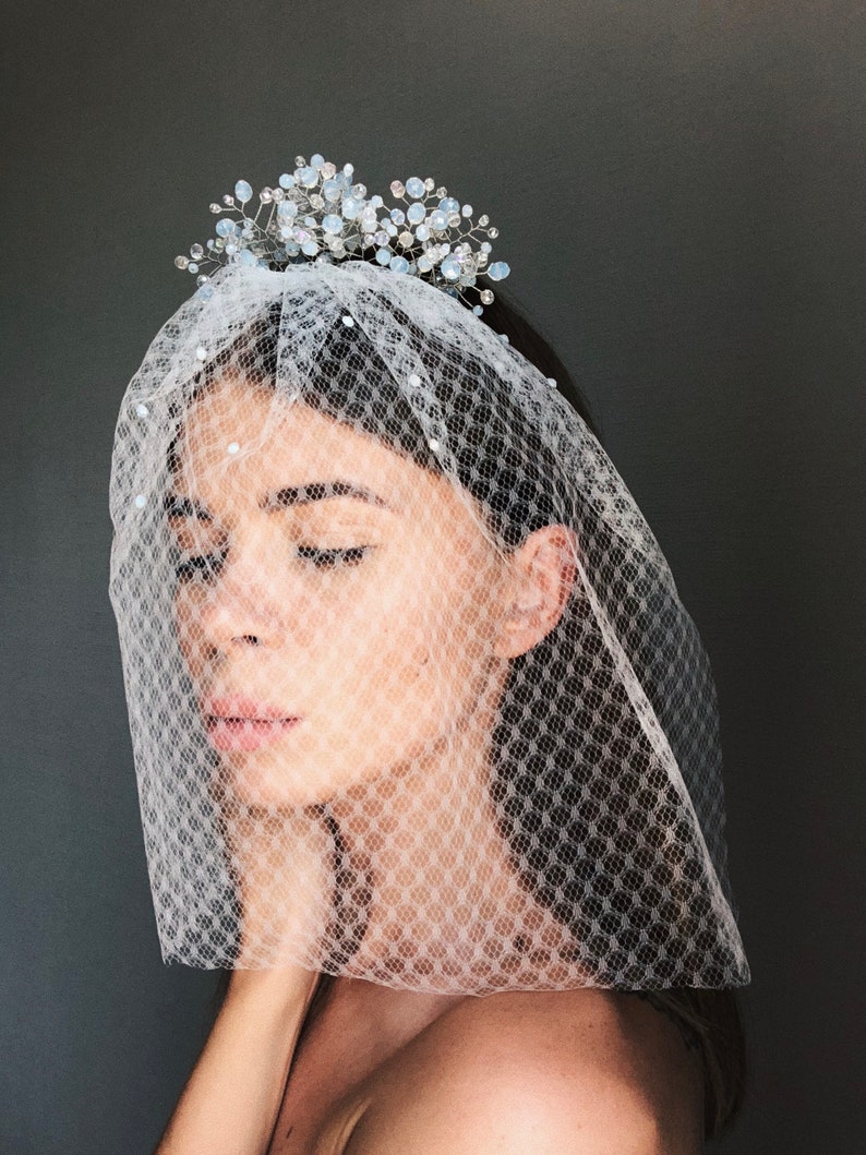 bridal hair vine, bridal short veil, bridal hair comb, white veil, short veil, bridal white veil, bridal crystal headpiece image 2