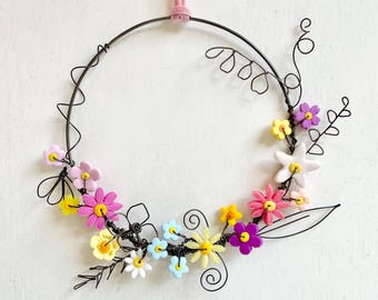 Small wreath, daisies, clay flowers, hanging decoration, wire flowers, gift, forget me nots, birthday present, nursery, house warming