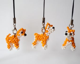 Figura de perro hecha a mano con cuentas, pequeño amuleto de cachorro, perro de cuentas de vidrio checo, regalo para amantes de los perros, coleccionable de Husky, Shiba Inu y Malamute.