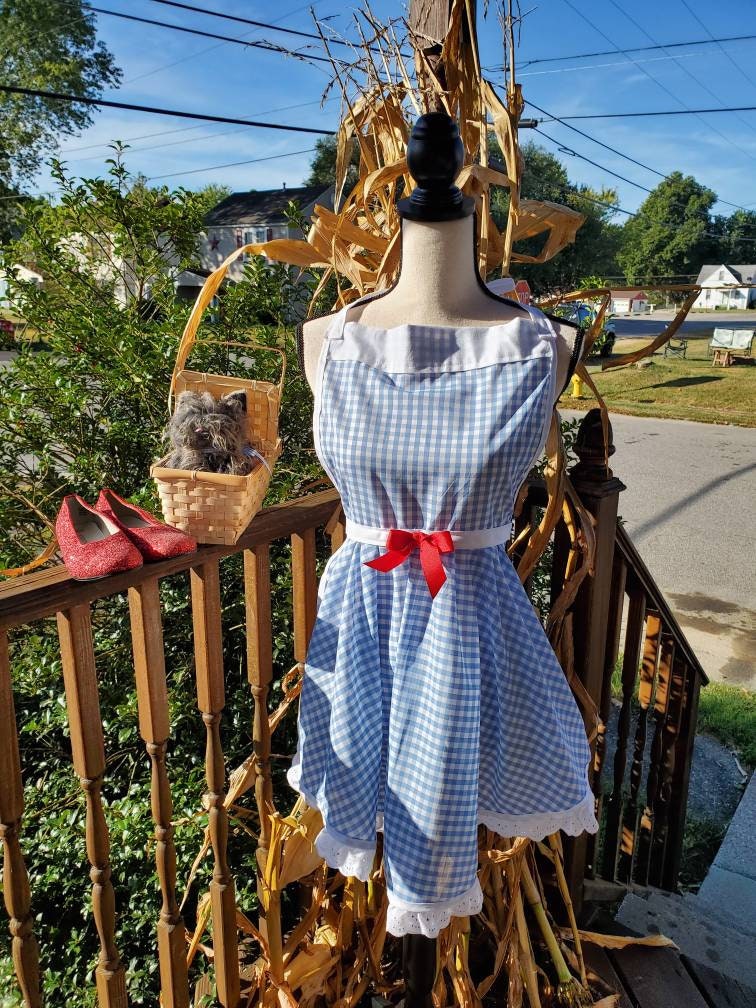 Wizard of apron Adult apron, Dorothy,toto,Yellow brick road, Off to s…